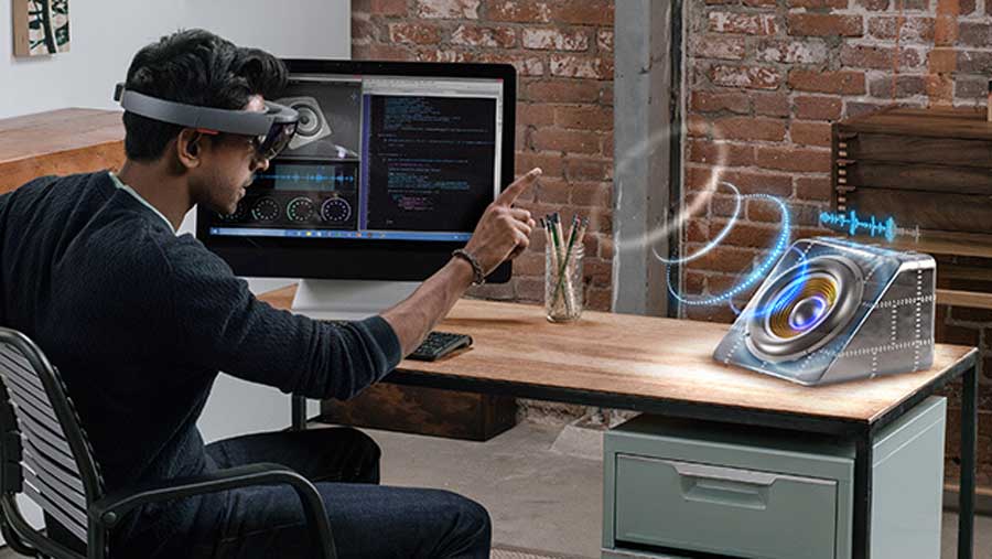 Microsoft HoloLens and Oculus Rift